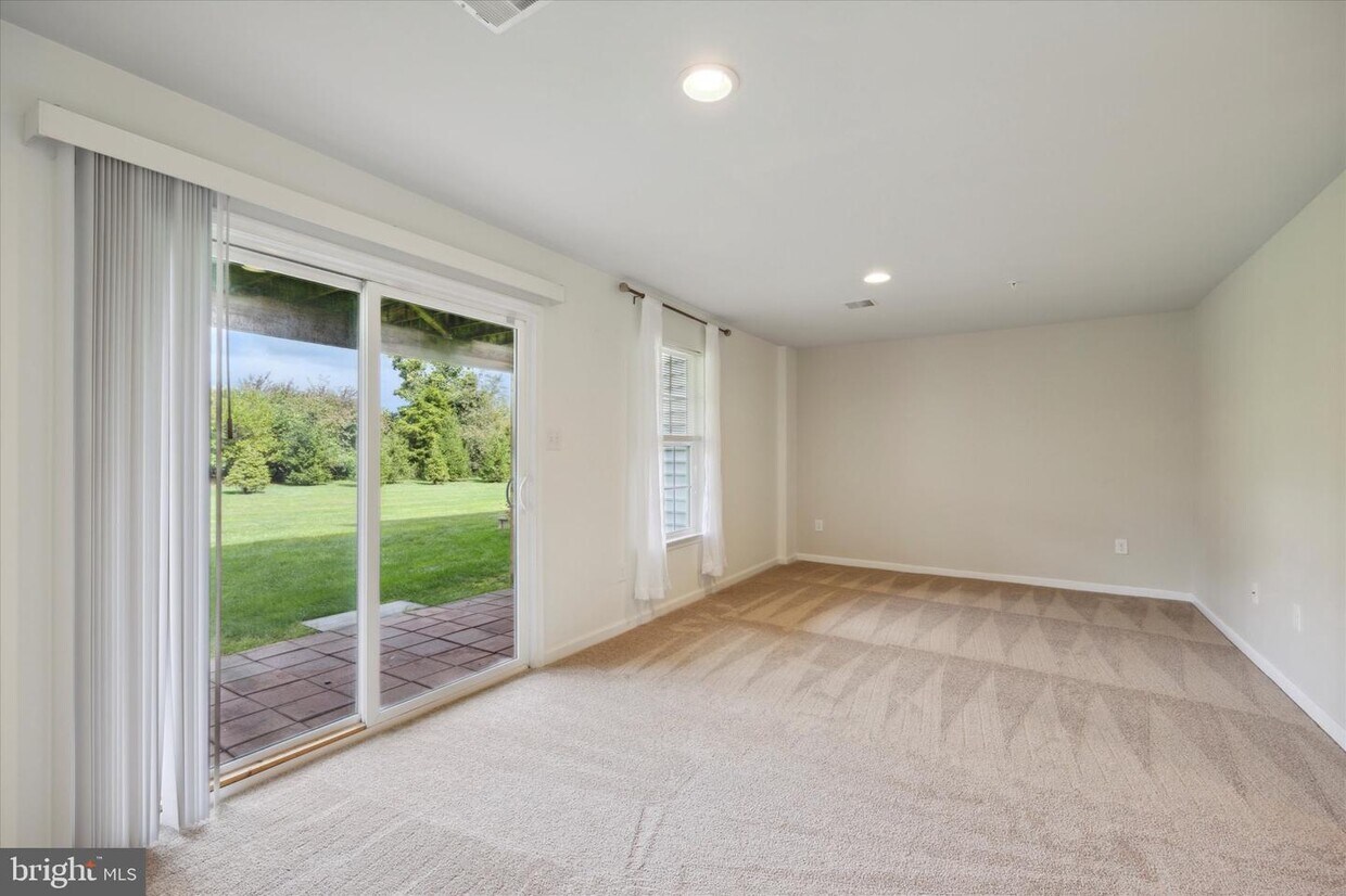 124 Tulip Ln, Gilbertsville, PA 19525 Townhome Rentals in