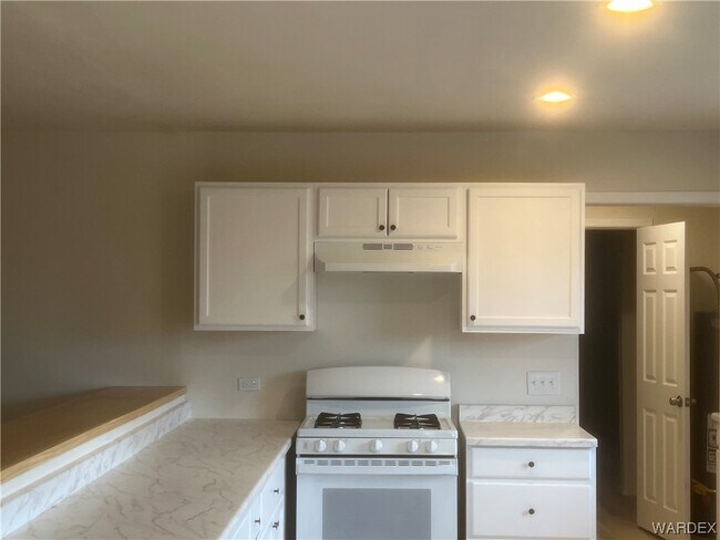 Foto del edificio - 1055 Hillside Dr