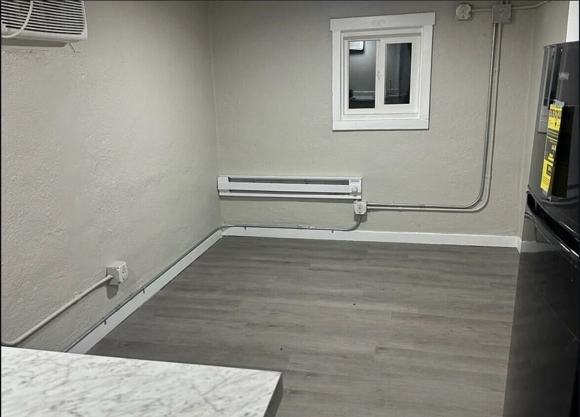 Foto del edificio - 1516 E Routt Ave