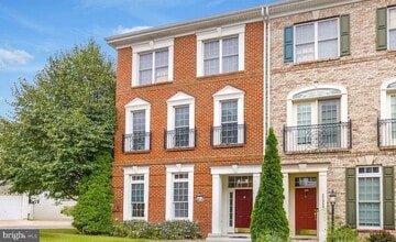 Building Photo - 22948 Fanshaw Square