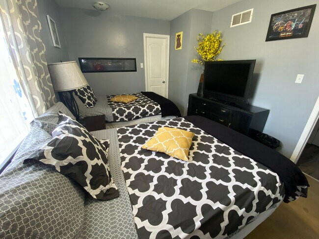 Foto del edificio - 1930 Reese Ave