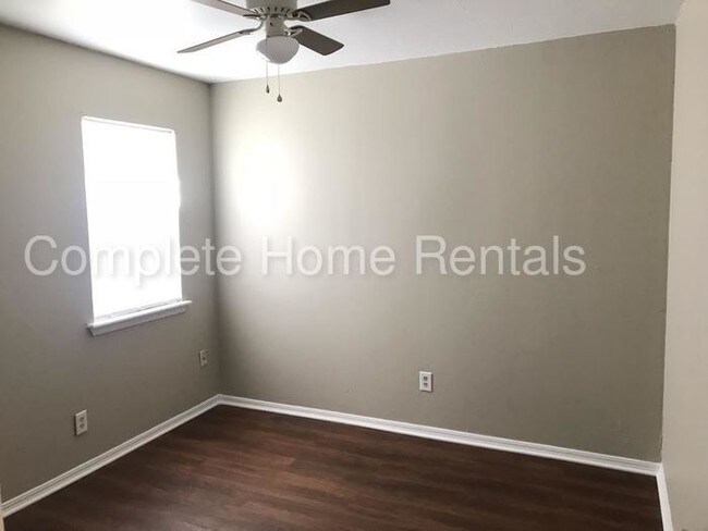 Foto del edificio - 5825 NW 34th St