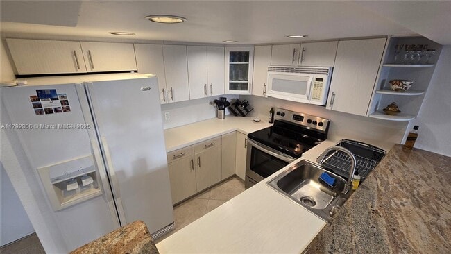 Building Photo - 401 Ocean Dr