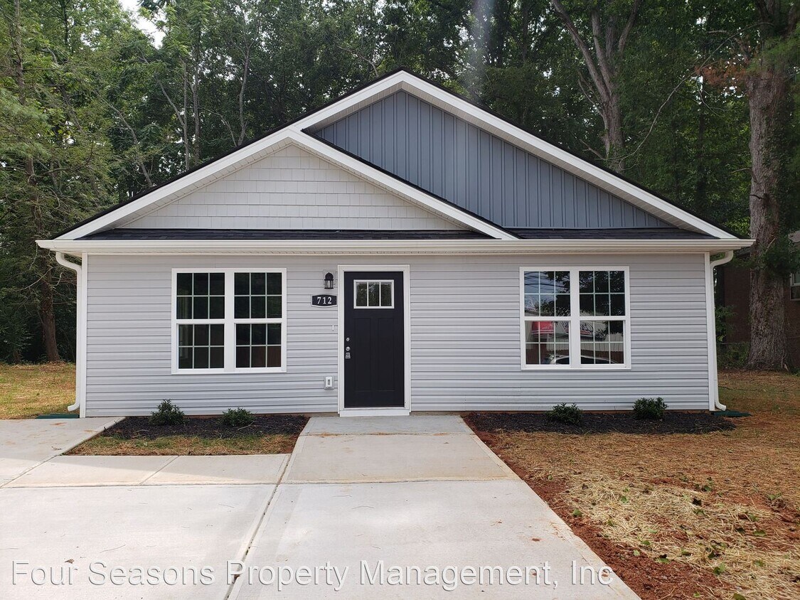 Primary Photo - 2 br, 1 bath House - 712 Earl Road