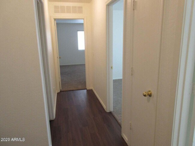Foto del edificio - 23742 W Hidalgo Ave