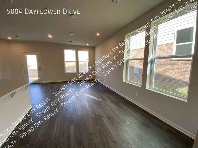 Foto del edificio - 5084 Dayflower Dr