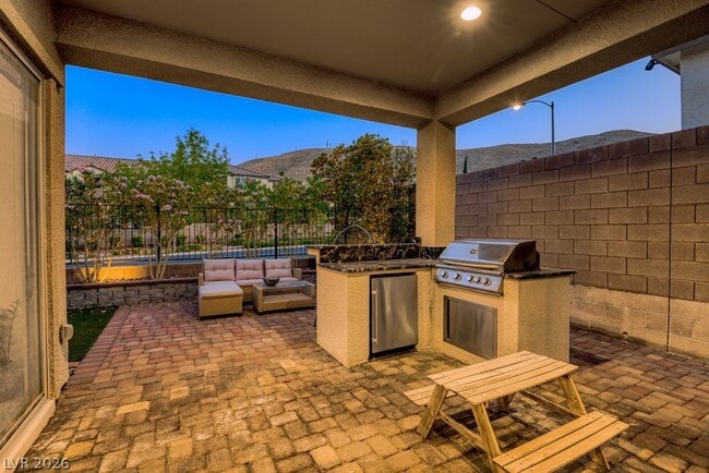 Building Photo - 3553 Royal Fortune Dr