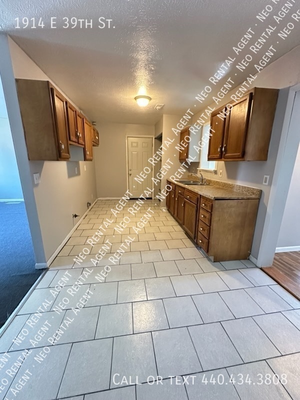 Building Photo - 1914 E 39th St