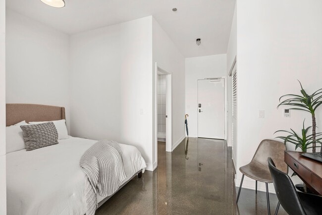 Photo - 1463 S Blue Island Ave (Chicago, IL) Apartment