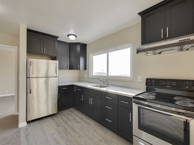 Building Photo - 1301 La Playa St