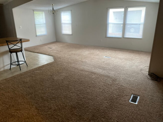 Building Photo - 111 Ells Country Estates