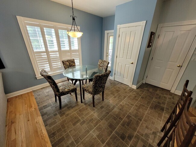 Foto del edificio - $4200 - 4 Bed / 2.5 Bath Single Family Home in Merrimack on a Cul-de-sac!