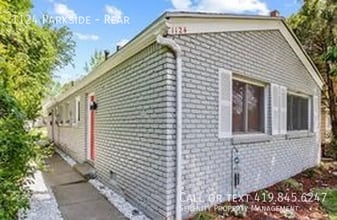Building Photo - 1124 Parkside Blvd