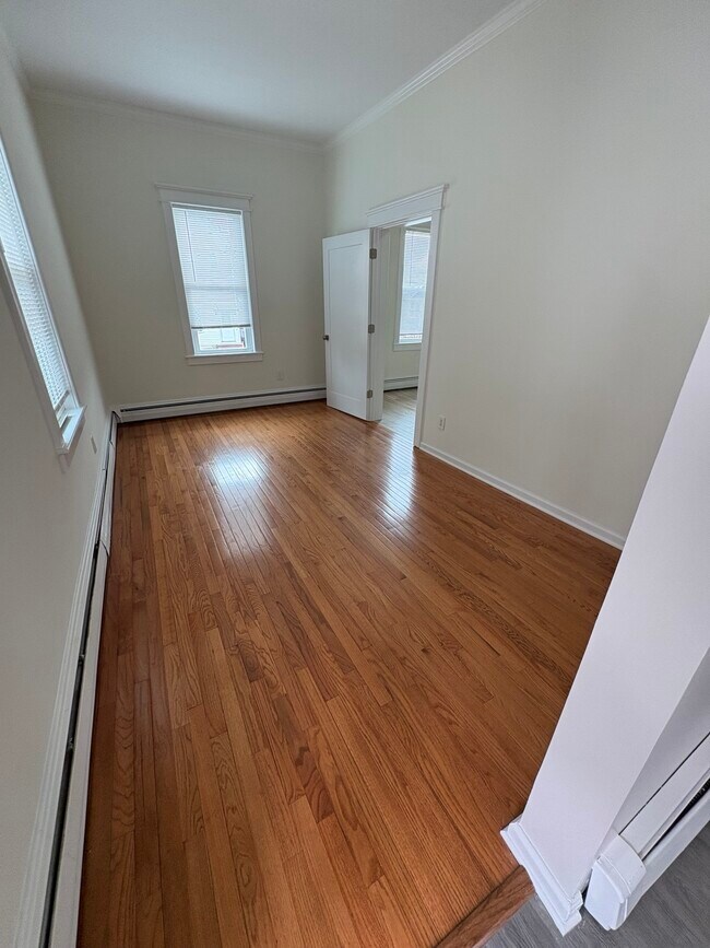 Foto del edificio - 305 W Clay Ave