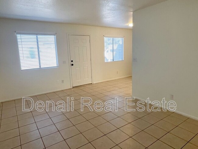 Building Photo - 2061 S Apache Dr