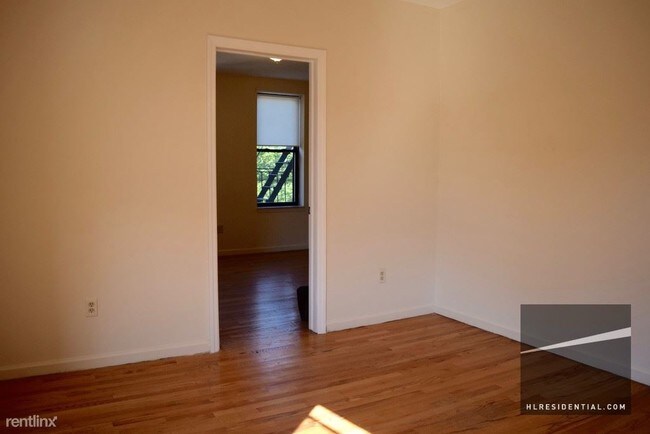 Building Photo - 462 76th St