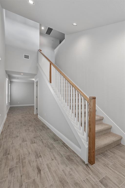 Building Photo - 141 Riverhill Dr