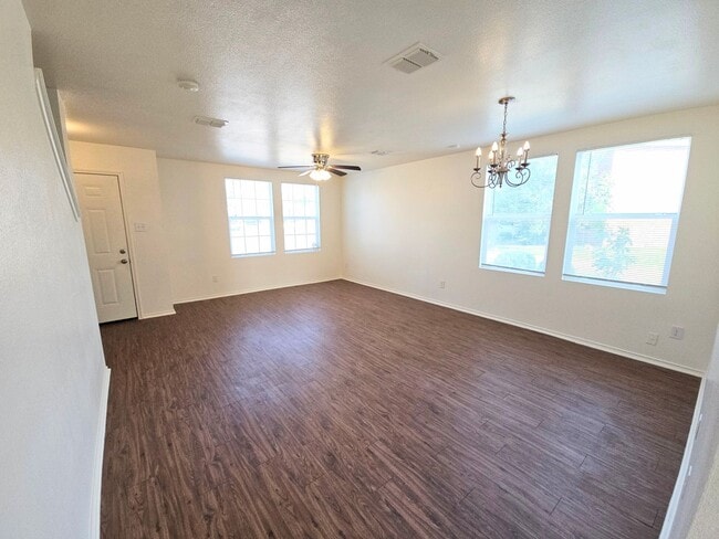 Building Photo - Beautiful 2 story home off Old Decatur