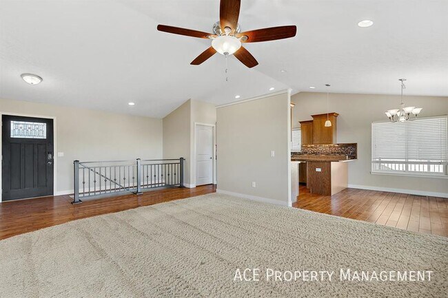 Foto del edificio - 4904 Misty Woods Lane