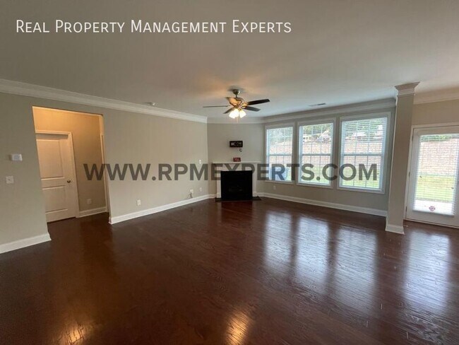 Foto del edificio - Magnificent 5 Bed / 3 Bath Home in Matthews