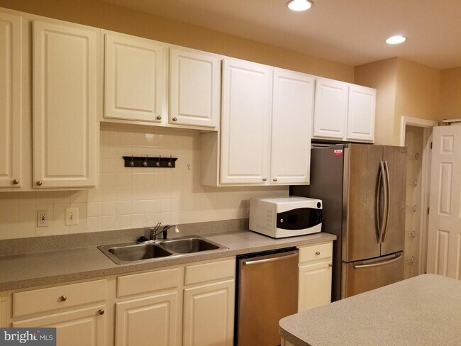 Building Photo - 14108 Gabrielle Way