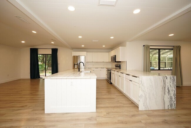 Foto del edificio - Updated Home in Rocky Bayou