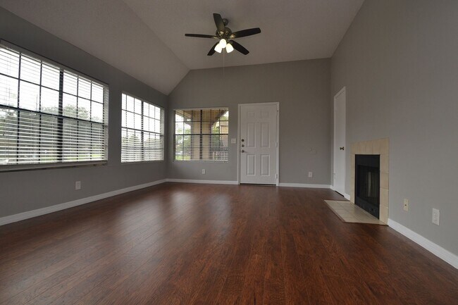 Foto del edificio - Corner Unit 1/1 Condo in Altamonte ~ Gated...