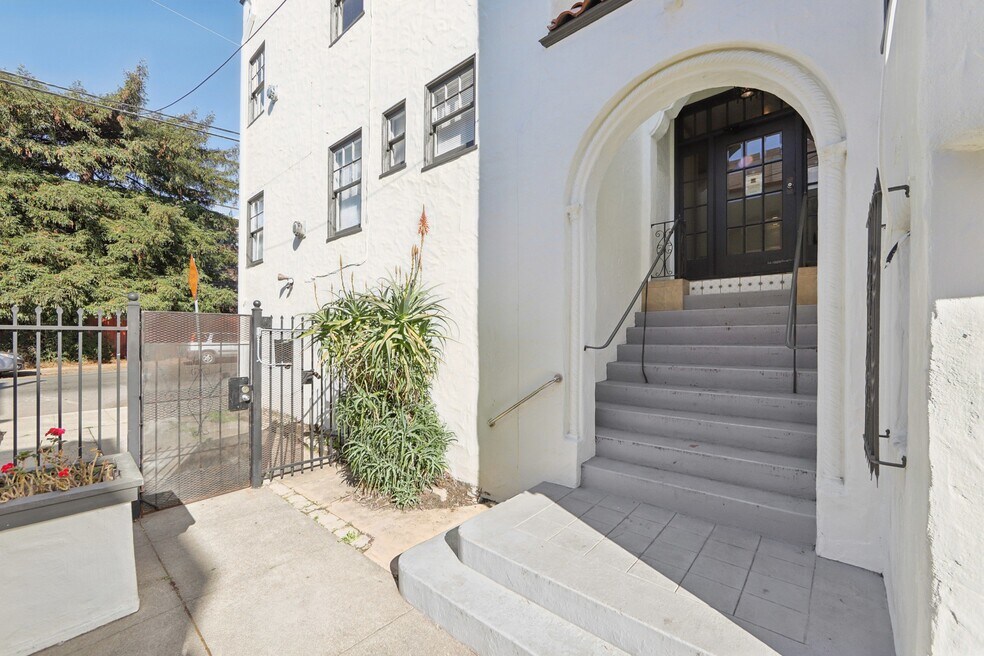 2410 Dwight Way