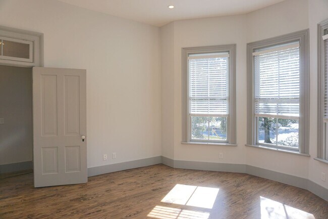 Foto del edificio - 552 E Liberty