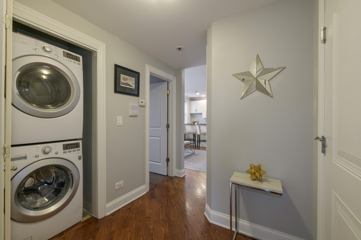Primary Photo - 3210 W Berwyn Ave