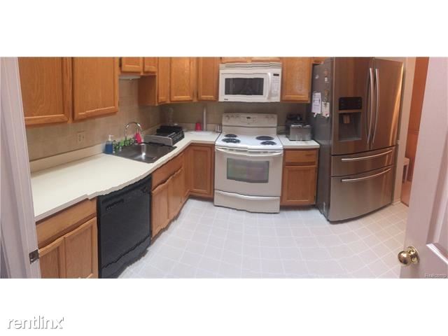 Building Photo - 38809 Country Cir