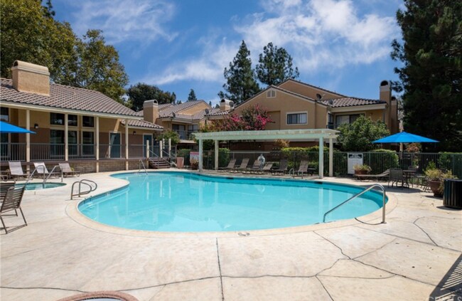 Foto del edificio - 10655 Lemon Ave