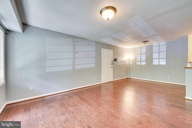 Foto del edificio - 5909 Prince James Dr