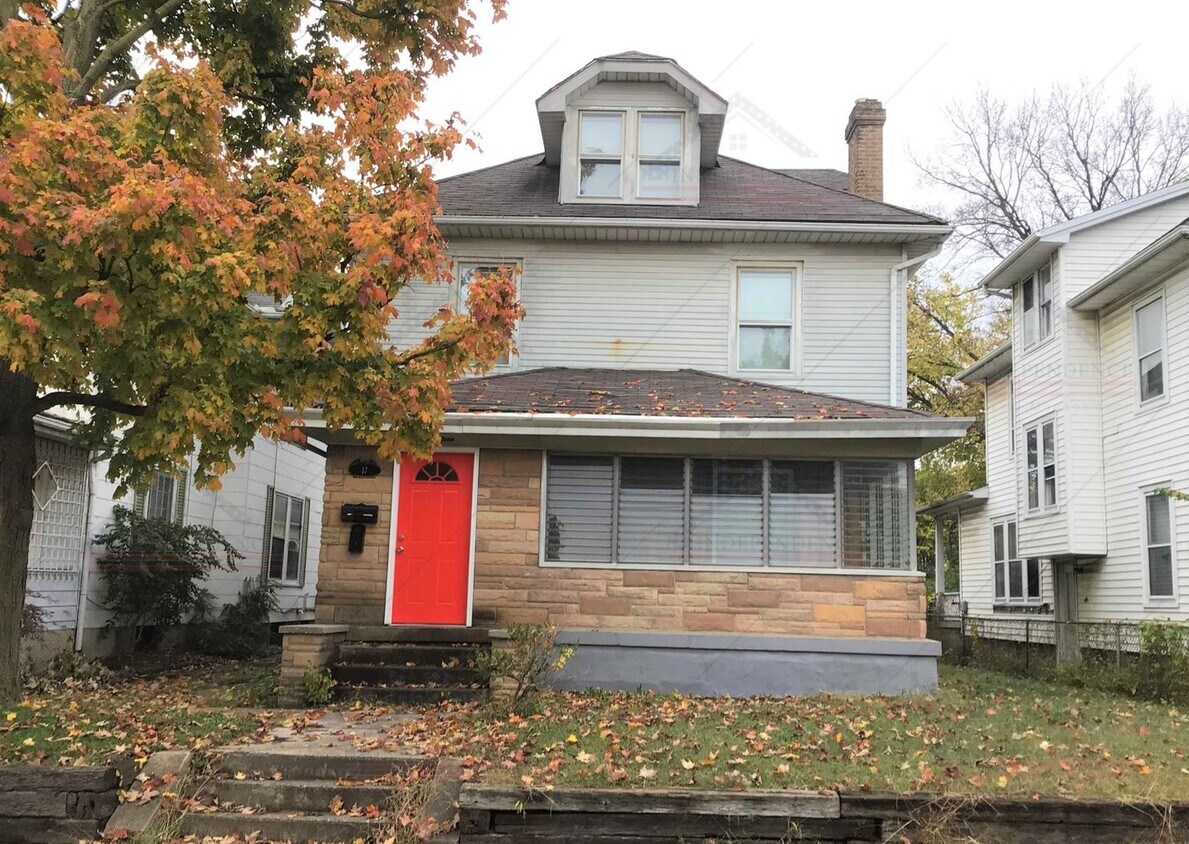 Primary Photo - 17 N Sutphin
