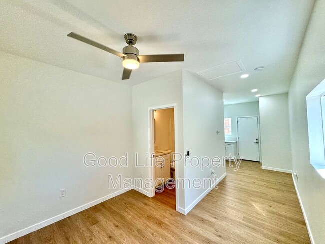 Building Photo - 2410 33rd St
