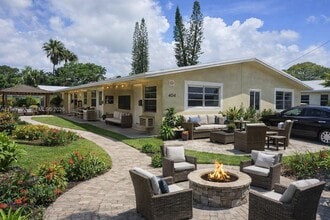 Building Photo - 400 SE 4th Ave