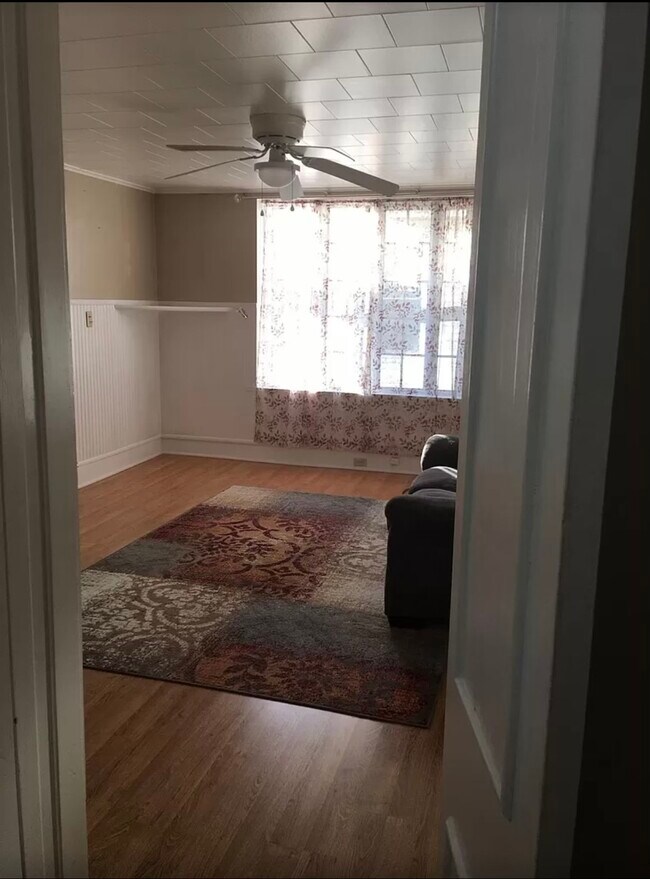 Bedroom - 262 West St