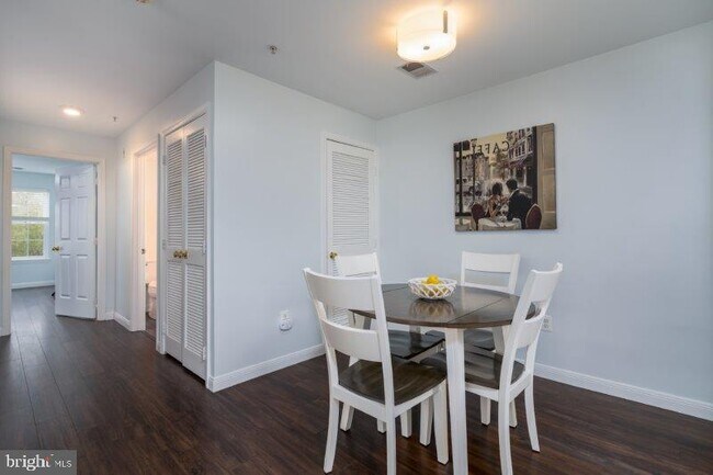 Foto del edificio - 631 Constellation Square SE