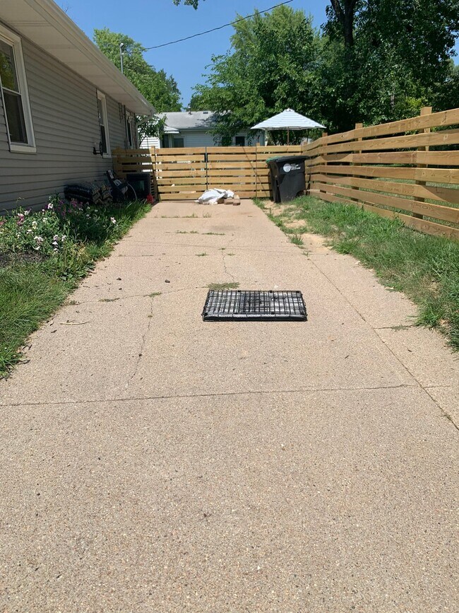 Foto del edificio - 801 N 77th Ave