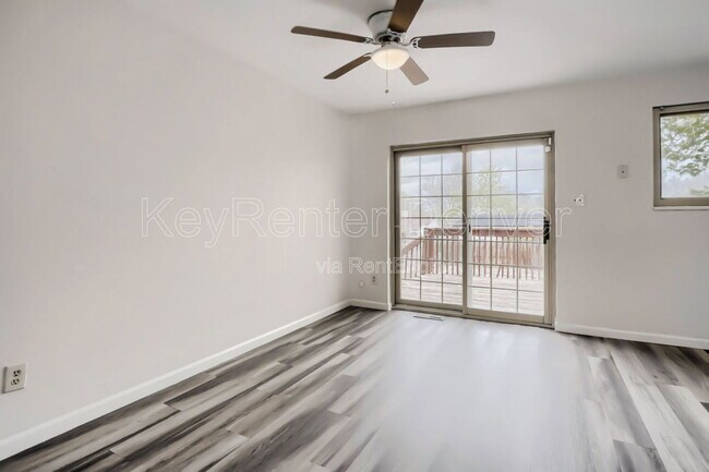 Building Photo - 949 Olathe St