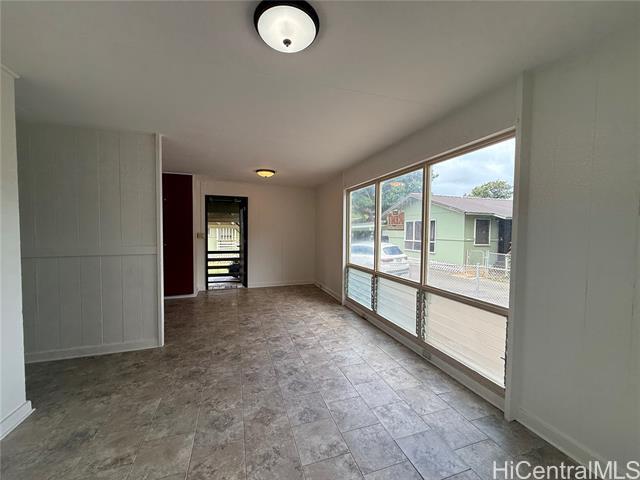 Building Photo - 84-1043-1043 Lahaina St