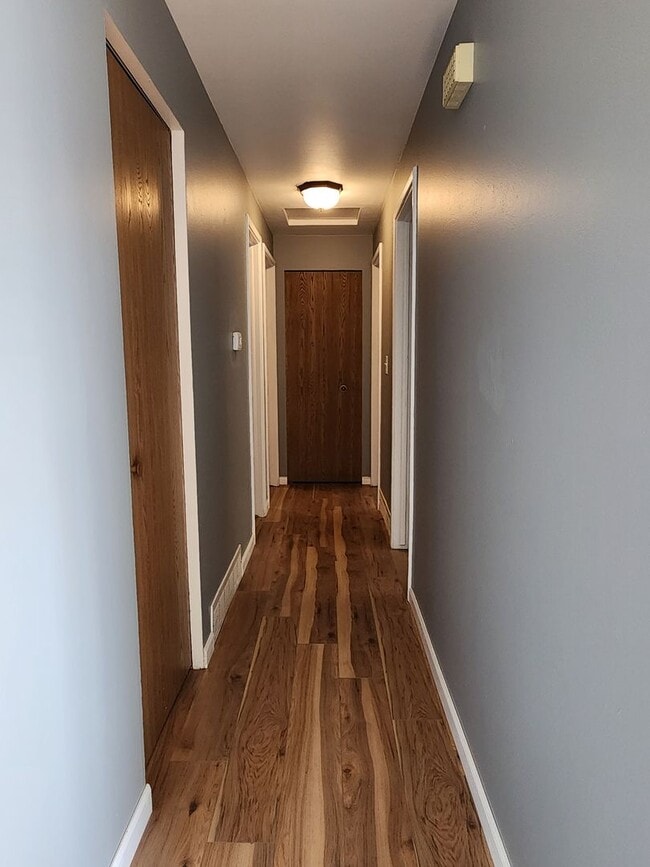 Building Photo - Great home in very desired area!