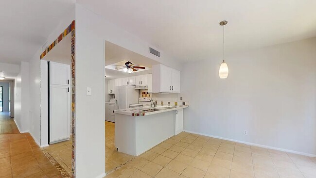 Building Photo - 8769 Como Lake Dr