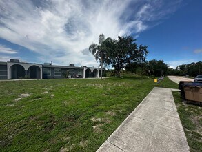 Building Photo - 1157 S Loop Blvd
