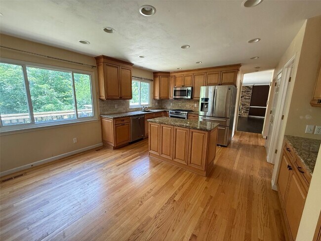 Foto del edificio - 15605 Highcroft Dr