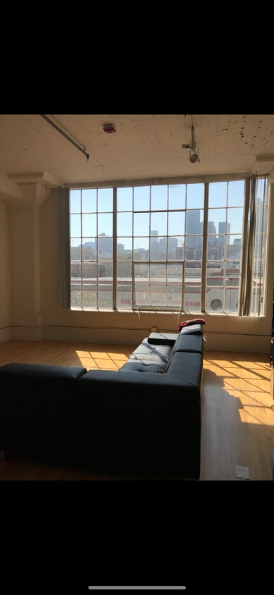 Foto principal - 420 S San Pedro St