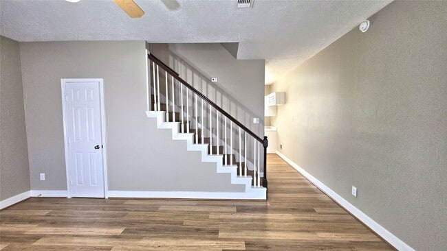 Building Photo - 5803 Cinnamon Creek Cir