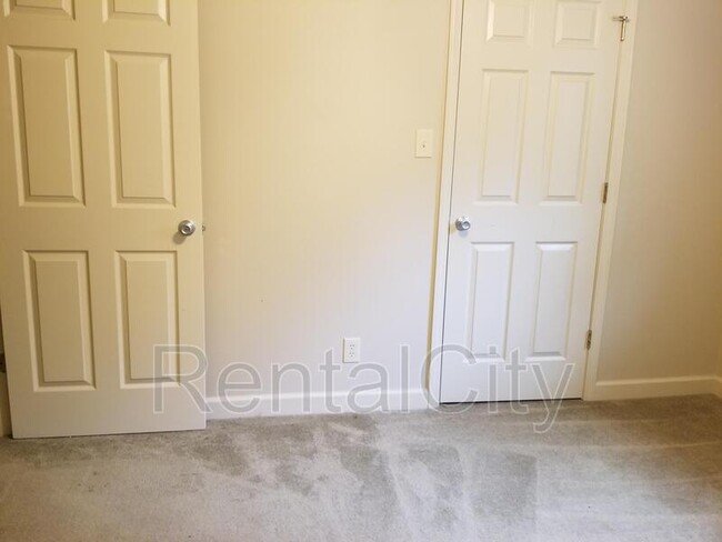 Foto del edificio - 948 Bear Creek Rd