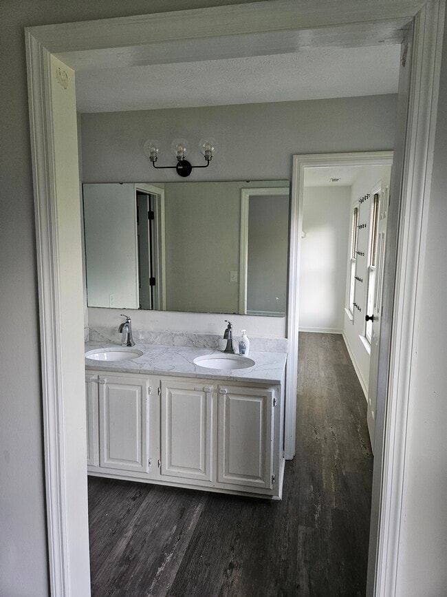 Building Photo - 7412 Coleridge Dr