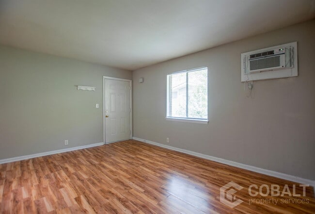 Building Photo - 905 Greenwood Ave NE